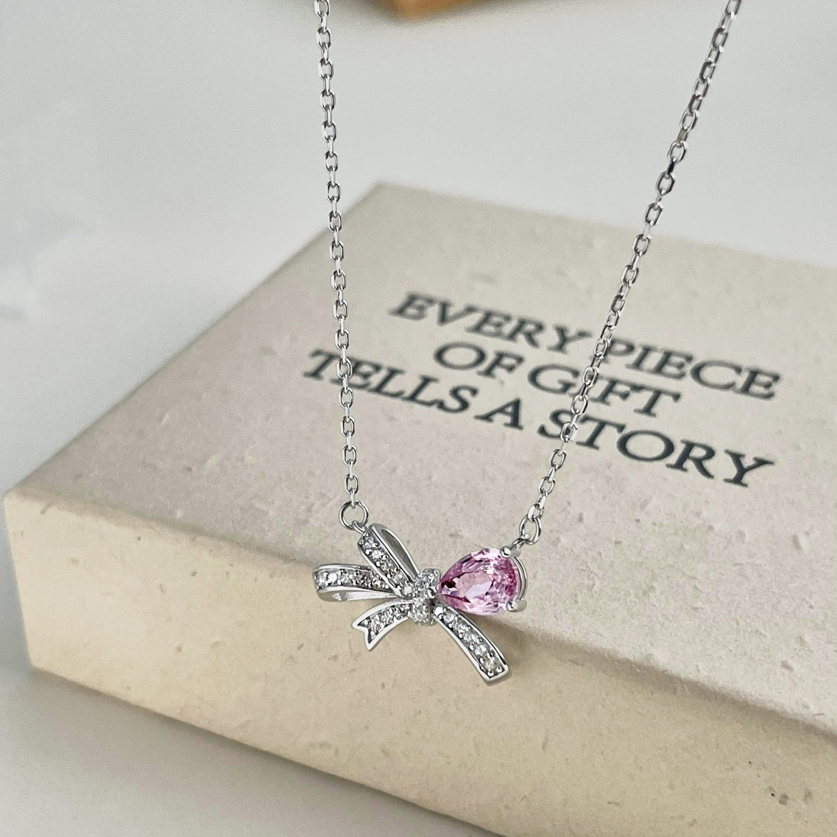 Bow Necklace